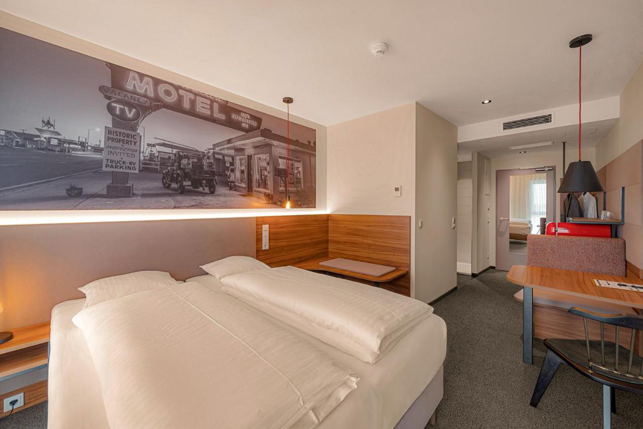 Zuendwerk - Motel Strasshof an der Nordbahn Exteriér fotografie